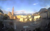 Archived image Bozen: Waltherplatz Webcam 06:00