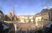 Archived image Bozen: Waltherplatz Webcam 07:00