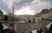 Archived image Bozen: Waltherplatz Webcam 13:00