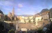 Archived image Bozen: Waltherplatz Webcam 07:00