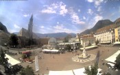 Archived image Bozen: Waltherplatz Webcam 11:00