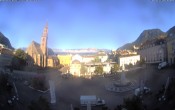 Archived image Bozen: Waltherplatz Webcam 06:00