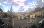 Archived image Bozen: Waltherplatz Webcam 06:00