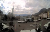 Archived image Bozen: Waltherplatz Webcam 13:00
