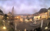 Archived image Bozen: Waltherplatz Webcam 05:00