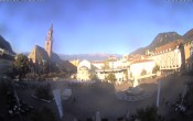 Archived image Bozen: Waltherplatz Webcam 07:00