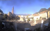 Archived image Bozen: Waltherplatz Webcam 08:00