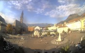 Archived image Bozen: Waltherplatz Webcam 09:00