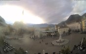 Archived image Bozen: Waltherplatz Webcam 13:00