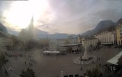 Archiv Foto Webcam Waltherplatz Bozen 13:00
