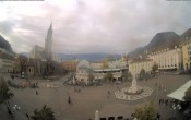 Archiv Foto Webcam Waltherplatz Bozen 09:00