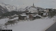 Archiv Foto Webcam Dorfansicht Ernen mit Kirche 07:00