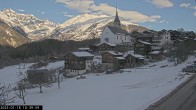 Archiv Foto Webcam Dorfansicht Ernen mit Kirche 09:00