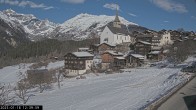 Archiv Foto Webcam Dorfansicht Ernen mit Kirche 11:00