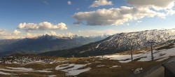 Archiv Foto Webcam Berghaus Nagens Talblick 17:00