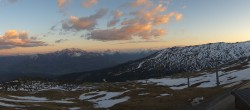Archiv Foto Webcam Berghaus Nagens Talblick 19:00