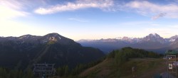 Archived image Webcam Panorama view Lake Louise 04:00