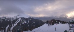 Archived image Webcam Panorama view Lake Louise 13:00