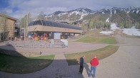 Archived image Webcam Base Station Bridger Gondola Jackson Hole 07:00