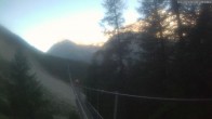 Archiv Foto Webcam Grächen: Charles Kuonen Hängebrücke 05:00