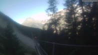 Archiv Foto Webcam Grächen: Charles Kuonen Hängebrücke 07:00
