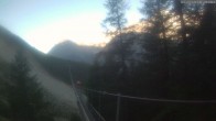 Archiv Foto Webcam Grächen: Charles Kuonen Hängebrücke 05:00