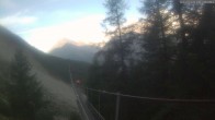 Archiv Foto Webcam Grächen: Charles Kuonen Hängebrücke 06:00