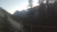 Archiv Foto Webcam Grächen: Charles Kuonen Hängebrücke 19:00