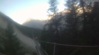 Archiv Foto Webcam Grächen: Charles Kuonen Hängebrücke 06:00