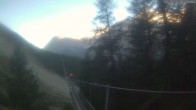 Archiv Foto Webcam Grächen: Charles Kuonen Hängebrücke 06:00