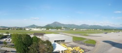 Archived image Webcam Salzburg Airport Panorama 17:00