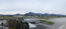 Archiv Foto Webcam Flughafen Salzburg 13:00