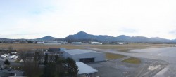 Archived image Webcam Salzburg Airport Panorama 07:00