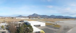 Archived image Webcam Salzburg Airport Panorama 13:00