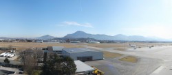 Archiv Foto Webcam Flughafen Salzburg 09:00