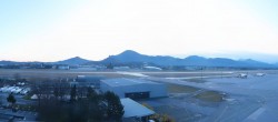 Archived image Webcam Salzburg Airport Panorama 05:00