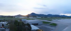 Archived image Webcam Salzburg Airport Panorama 05:00