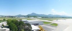 Archiv Foto Webcam Flughafen Salzburg 11:00