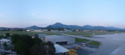 Archived image Webcam Salzburg Airport Panorama 19:00