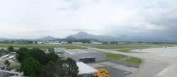 Archiv Foto Webcam Flughafen Salzburg 13:00