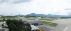 Archiv Foto Webcam Flughafen Salzburg 09:00