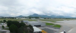 Archiv Foto Webcam Flughafen Salzburg 11:00