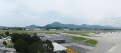 Archiv Foto Webcam Flughafen Salzburg 13:00