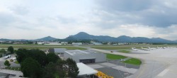 Archiv Foto Webcam Flughafen Salzburg 17:00