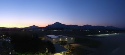 Archiv Foto Webcam Flughafen Salzburg 03:00