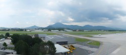 Archiv Foto Webcam Flughafen Salzburg 13:00