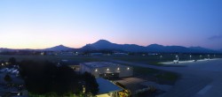Archiv Foto Webcam Flughafen Salzburg 03:00