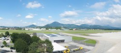 Archiv Foto Webcam Flughafen Salzburg 15:00