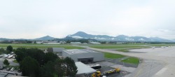 Archiv Foto Webcam Flughafen Salzburg 09:00