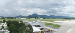 Archiv Foto Webcam Flughafen Salzburg 13:00